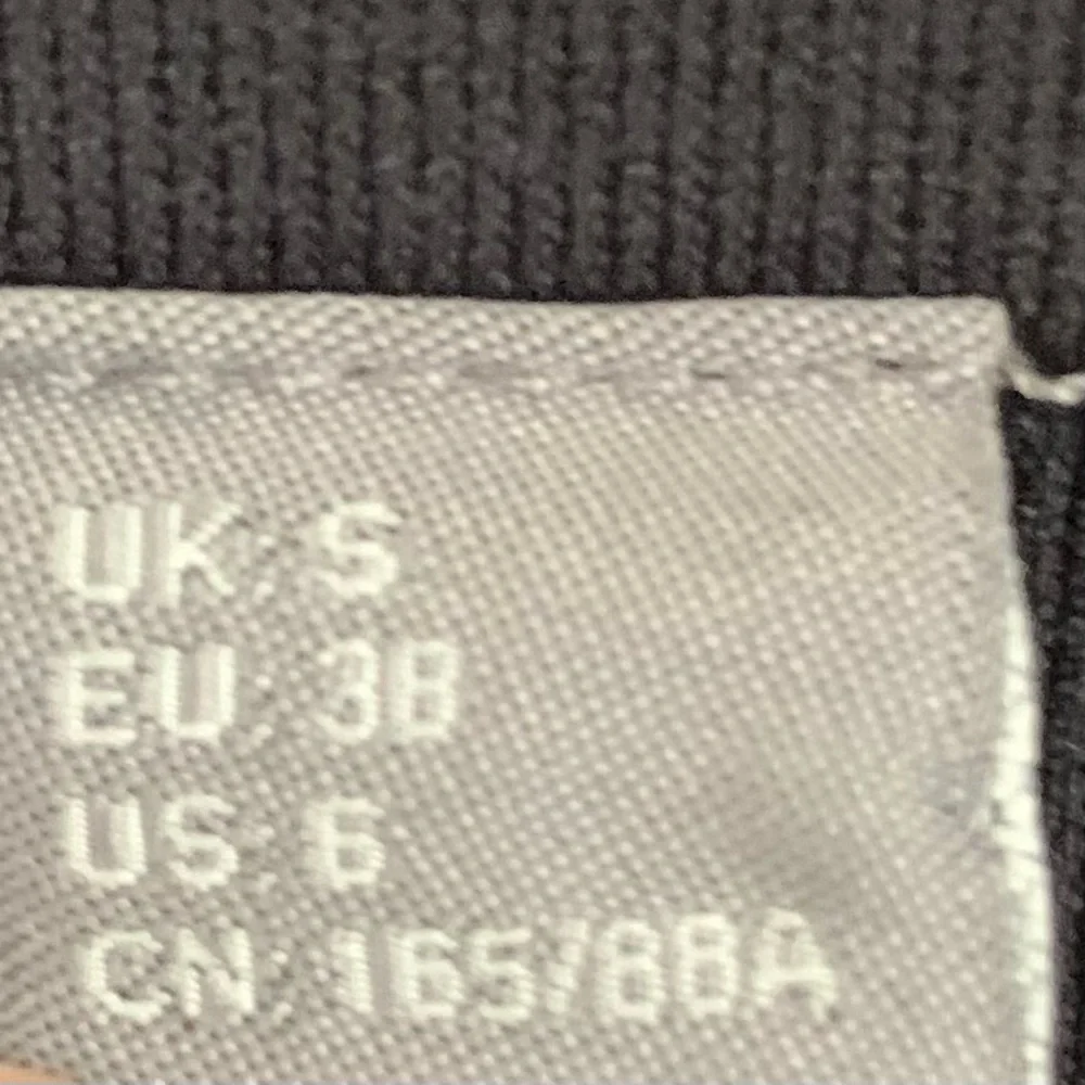 NWOT Sweaty Betty Black & White Biker Shorts - Picture 6 of 8